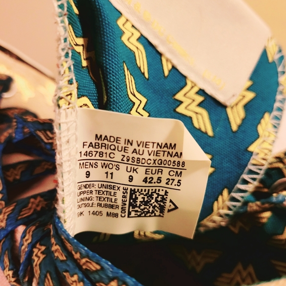 Wonder Woman Converse All Star High Tops - Picture 5 of 5